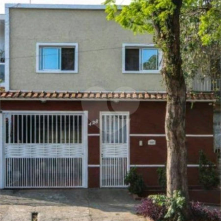 Casa à venda com 3 quartos em Lapa, São Paulo, SP