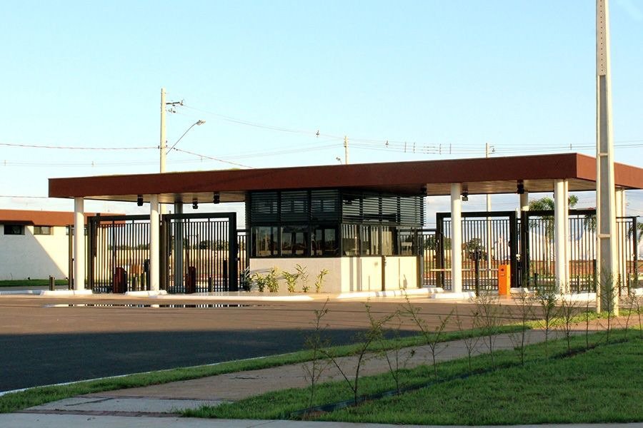 Terreno à venda no Condomínio Residencial Villa Dumont, Três Lagoas - MS