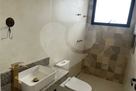 Casa à venda com 3 suítes no condomínio Village Itaguaçu, Atibaia - SP