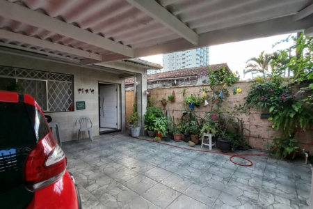 Casa com 2 dormitórios à venda, 100 m² por R$ 700.000,00 - Vila Guilhermina - Praia Grande/SP
