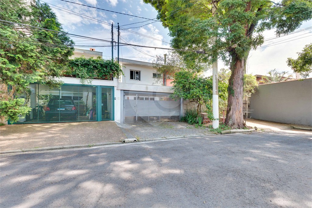 Casa de Vila à venda com 3 quartos, sendo 1 suíte, em Alto da Boa Vista, São Paulo, SP