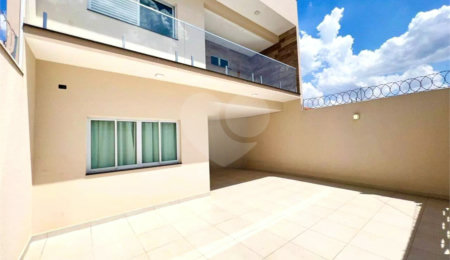 Sobrado à venda com 3 quartos, sendo 1 suíte,  em Residencial Jardim Nathália, Sorocaba, SP