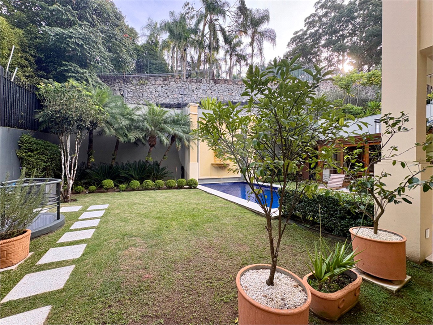 Casa à venda com 5 quartos, sendo 4 suítes, no condomínio Pignatari, São Paulo - SP