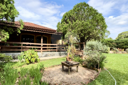 Chácara à venda com 4 quartos, sendo 1 suíte, em Pinheirinho, Vinhedo, SP