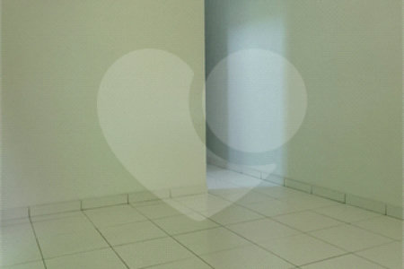 Sobrado à venda com 2 quartos em Jardim Itacolomi, São Paulo, SP