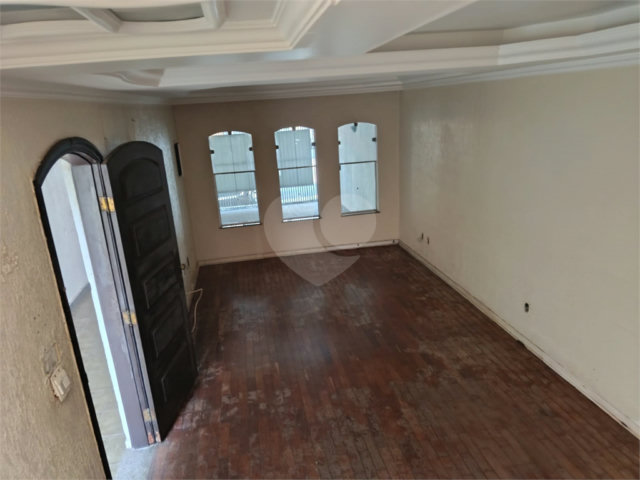Sobrado à venda com 3 quartos, sendo 1 suíte,  em Vila Lucia, São Paulo, SP