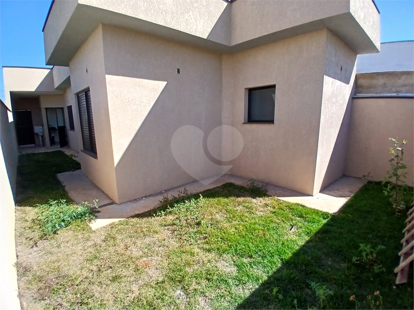 Casa à venda com 3 quartos, sendo 1 suíte,  no condomínio Jardim, Sorocaba - SP