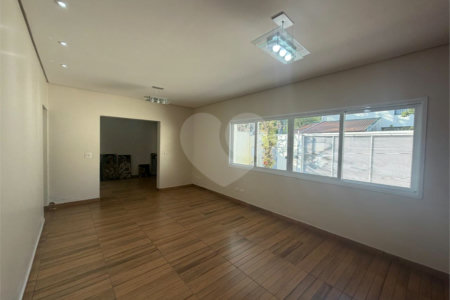 Casa Térrea à venda com 3 quartos, sendo 1 suíte, em Alto da Boa Vista, São Paulo, SP