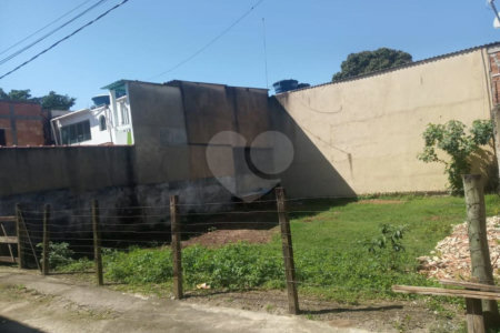 Terreno à venda em Canto do Rio, Seropédica, RJ