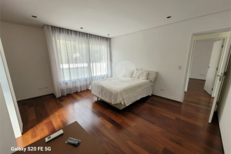 Casa à venda com 3 suítes em Jardim Prudência, São Paulo, SP