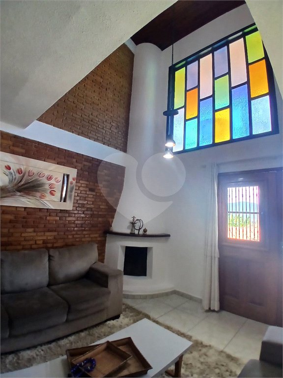 Casa à venda com 3 quartos, sendo 1 suíte,  em Recreio Maristela, Atibaia, SP