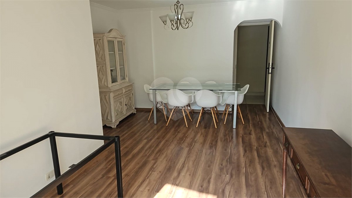 Apartamento à venda com 3 quartos, sendo 1 suíte, em Vila Olímpia, São Paulo, SP