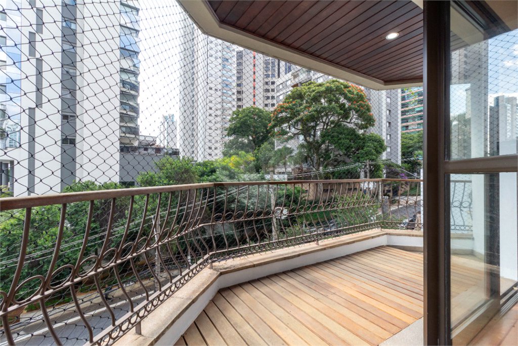 Apartamento à venda com 3 quartos, sendo 1 suíte, em Brooklin, São Paulo, SP