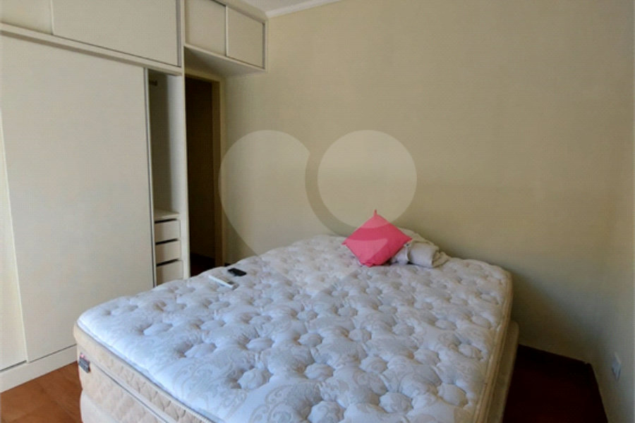 Sobrado à venda com 3 quartos, sendo 2 suítes, em Vila Romero, São Paulo, SP