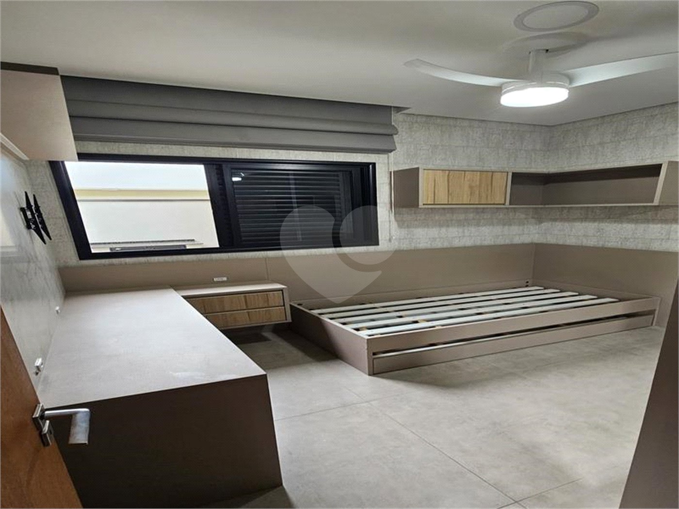 Casa à venda com 3 quartos, sendo 1 suíte, no condomínio Mantova, Indaiatuba - SP