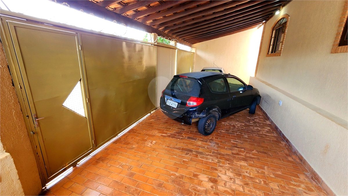 Casa à venda com 4 quartos, sendo 1 suíte, em Jardim Nova Época, Araraquara, SP
