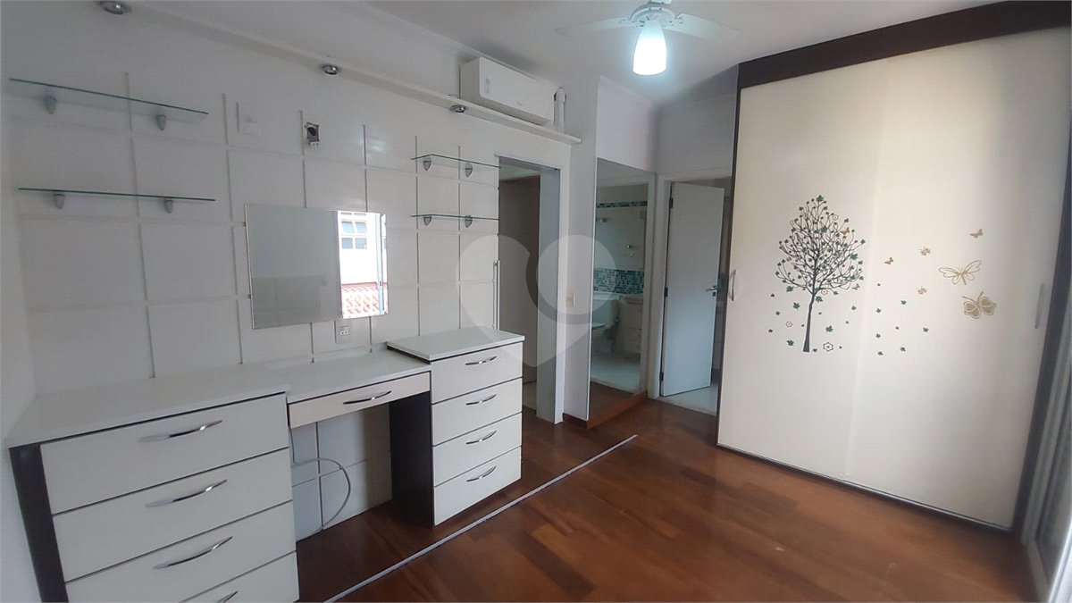 Casa para alugar com 3 quartos, sendo 1 suíte, no condomínio Santanna, São Paulo - SP