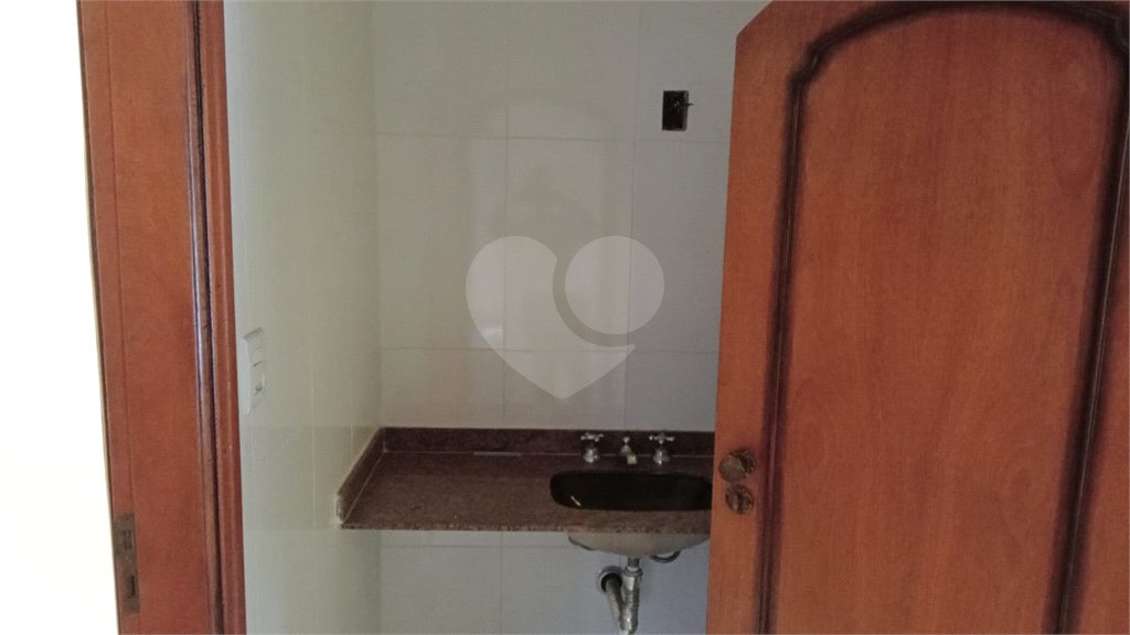 Sobrado à venda com 4 quartos, sendo 1 suíte, em Vila Rosália, Guarulhos, SP