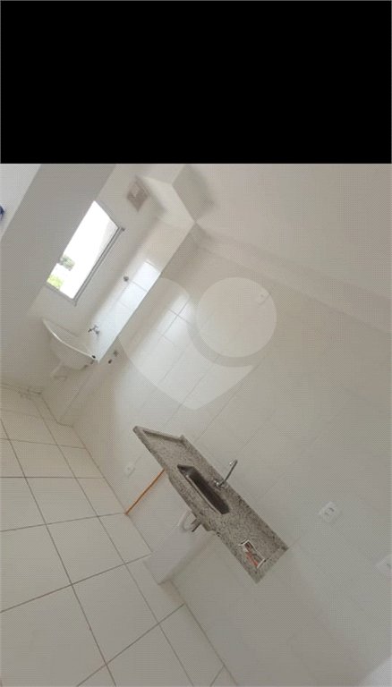 Apartamento no Condomínio Flor de Liz.