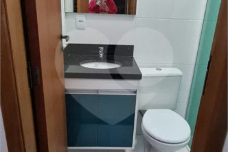 Casa à venda com 3 quartos, sendo 1 suíte, no condomínio Alvorada Parque Vitória, São Paulo - SP