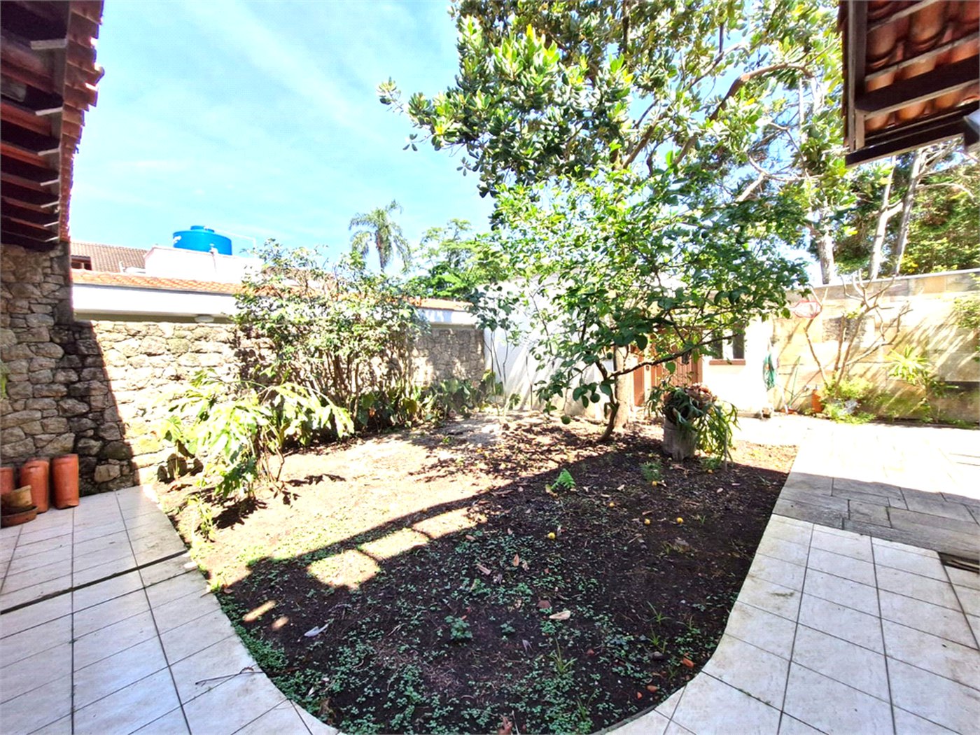 Casa Térrea à venda com 5 quartos, sendo 3 suítes, em Granja Julieta, São Paulo, SP