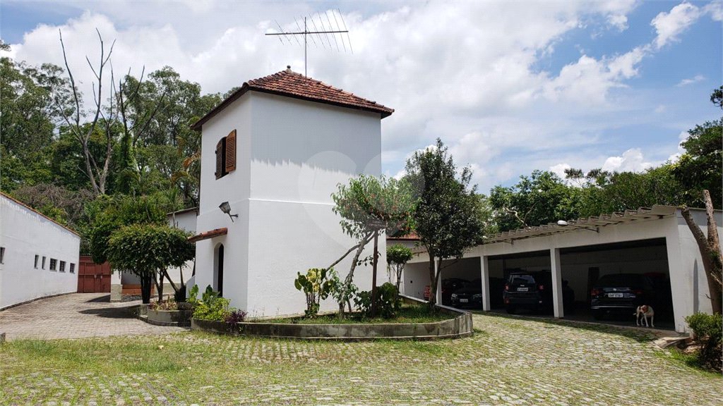 Casa à venda com 4 quartos, sendo 2 suítes, em Horto, São Paulo, SP