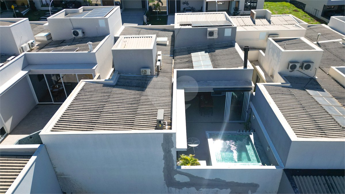 Casa à venda com 3 suítes no condomínio Jardim Residencial Dona Maria José, Indaiatuba - SP