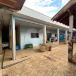 Casa Térrea com 2 dormitórios, sendo 1 suíte.