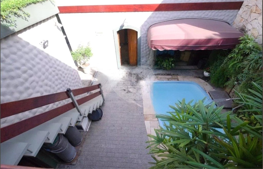 Sobrado a venda na Vila Mariana de 300m² 2 suítes 3 dormitórios 5 vagas