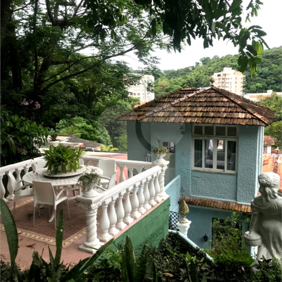 Casa à venda com 7 quartos, sendo 1 suíte, em Cosme Velho, Rio de Janeiro, RJ