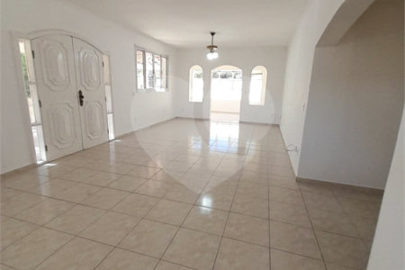 Casa à venda com 5 quartos, sendo 3 suítes,  no condomínio Estância Marambaia, Vinhedo - SP