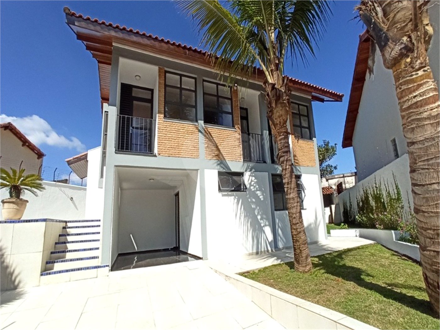 Sobrado para alugar com 3 quartos, sendo 1 suíte,  em Vila Oliveira, Mogi das Cruzes, SP
