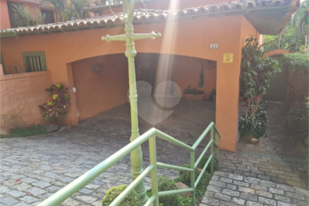 Casa à venda com 5 quartos, sendo 2 suítes,  em Jardim Morumbi, São Paulo, SP