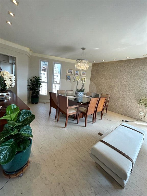 Apartamento à venda com 3 suítes em Santa Teresinha, São Paulo, SP