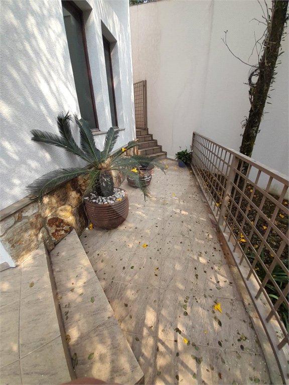 3 AMPLAS SUITES MAIS ECRITORIO MUITO VERDE E AMPLO QUINTAL