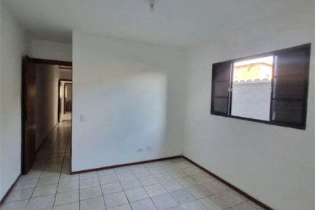 Casa à venda com 3 quartos, sendo 1 suíte, em Jardim Arpoador, São Paulo, SP