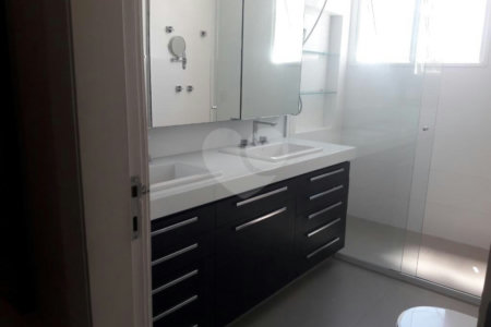 Apartamento à venda com 3 suítes em Santa Cecília, São Paulo, SP