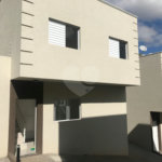 Casa de Vila à venda com 2 quartos em Jardim São Felipe, Atibaia, SP