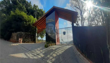 Casa à venda com 2 quartos, sendo 1 suíte,  no condomínio Águas de São Pedro, Mairiporã - SP
