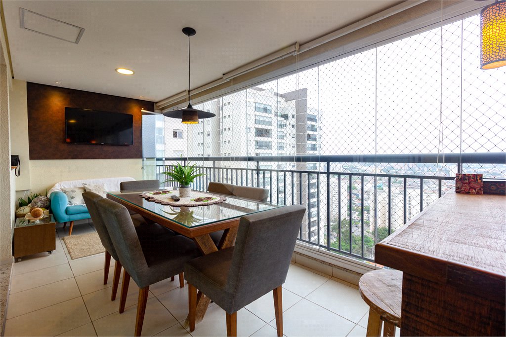 Apartamento à venda com 3 suítes em Parque Reboucas, São Paulo, SP