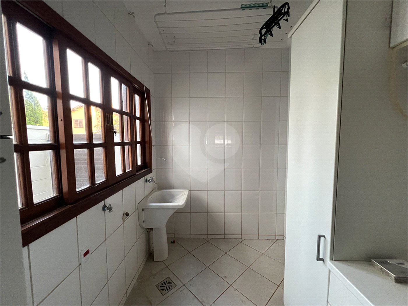 CASA COM 3 QUARTOS NO CONDOMÍNIO GRAND VILLE