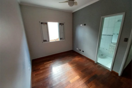 Sobrado à venda com 3 quartos, sendo 1 suíte, em Lar São Paulo, São Paulo, SP