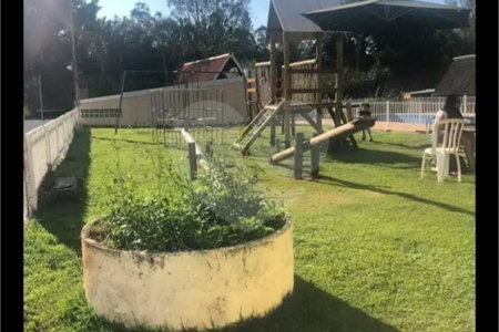 Chalé à venda em Atibaia 140m²– Condomínio fechado com lazer completo