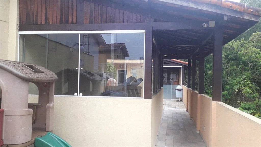 Casa à venda com 3 quartos, sendo 1 suíte,  no condomínio Jardim das Palmas, São Paulo - SP