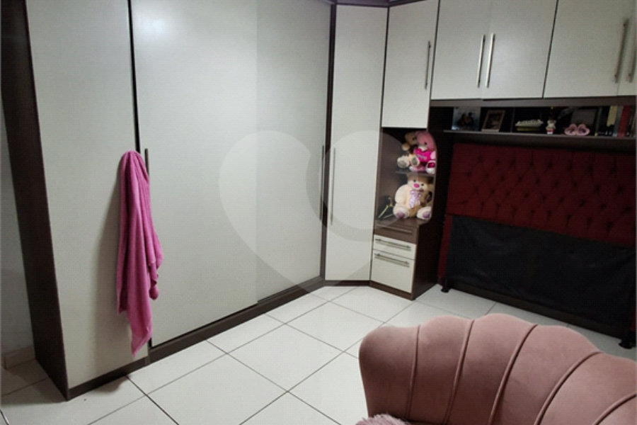 Sobrado à venda com 3 quartos em Jardim Santa Clara, Guarulhos, SP