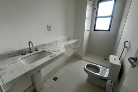 Apartamento à venda com 3 suítes no Centro, Itapetininga, SP