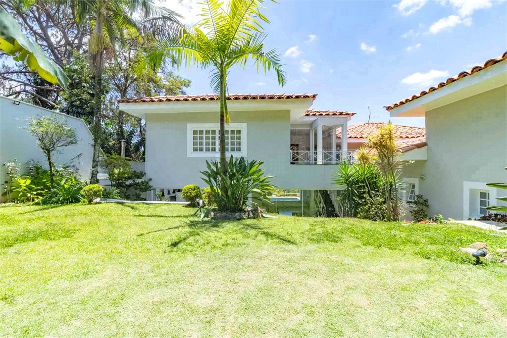 Casa à venda com 7 quartos, sendo 5 suítes, em Morumbi, São Paulo, SP