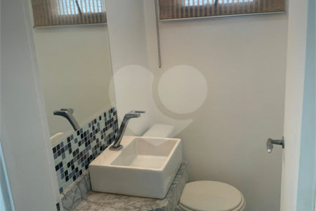 Apartamento à venda com 3 quartos, sendo 1 suíte,  em Vila Andrade, São Paulo, SP
