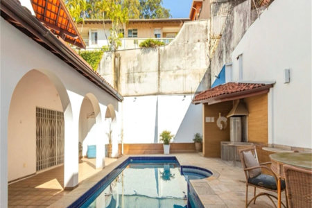 Casa à venda com 4 quartos, sendo 2 suítes, em Vila Morumbi, São Paulo, SP
