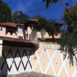Casa à venda com 6 quartos, sendo 4 suítes, no condomínio Alpes da Cantareira, Mairiporã - SP
